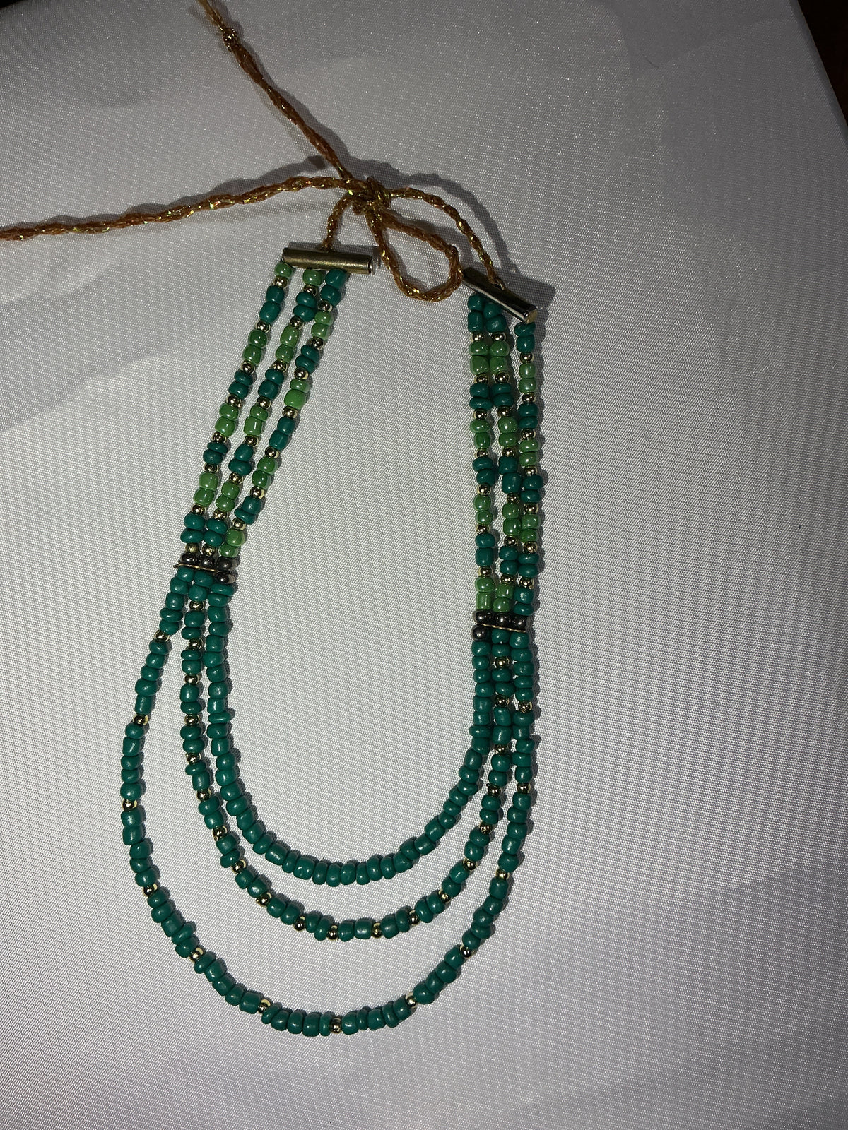 Collares artesanales de cuentas de vidrio